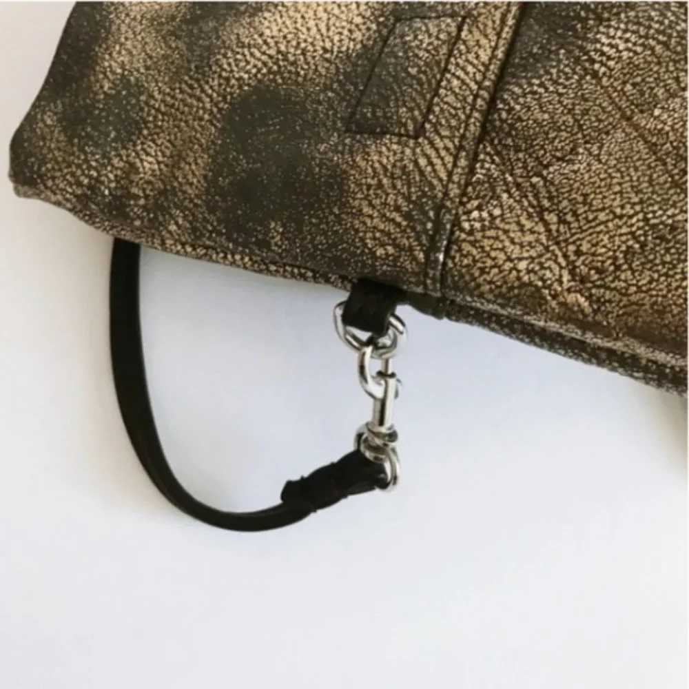 Mossimo Womens Faux Leather Quilted Gold Metallic Fold over Flap Crossbody bag - Picture 2 of 8